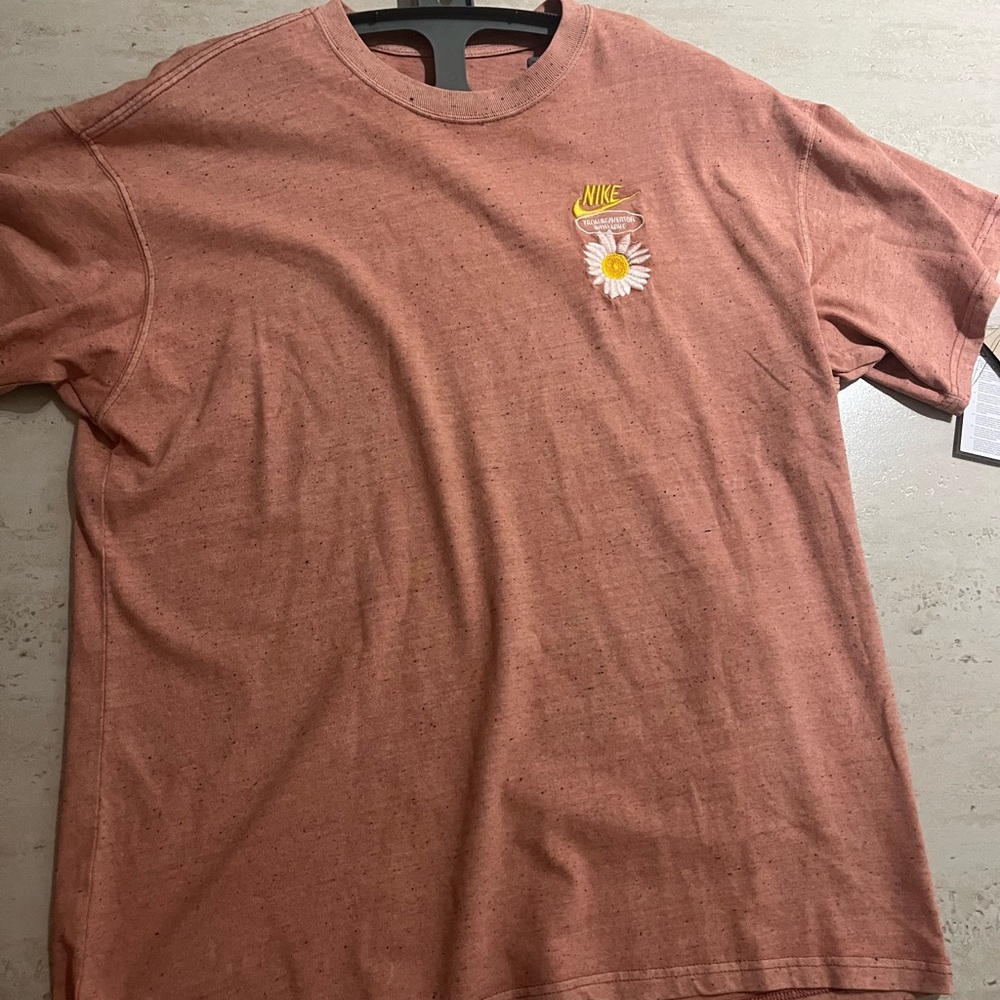NEW NIKE SHIRT WITH TAGS AND EVERYTHING